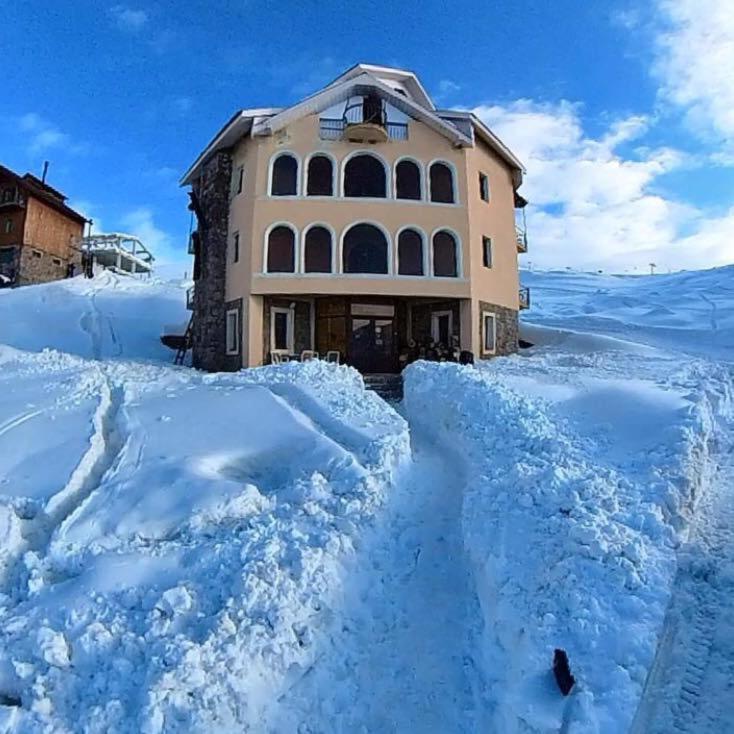 Hotel Seven Gudauri Exterior photo